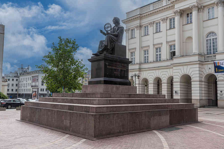 Polonia - Varsovia 128 - monumento a Nicolás Copérnico.jpg